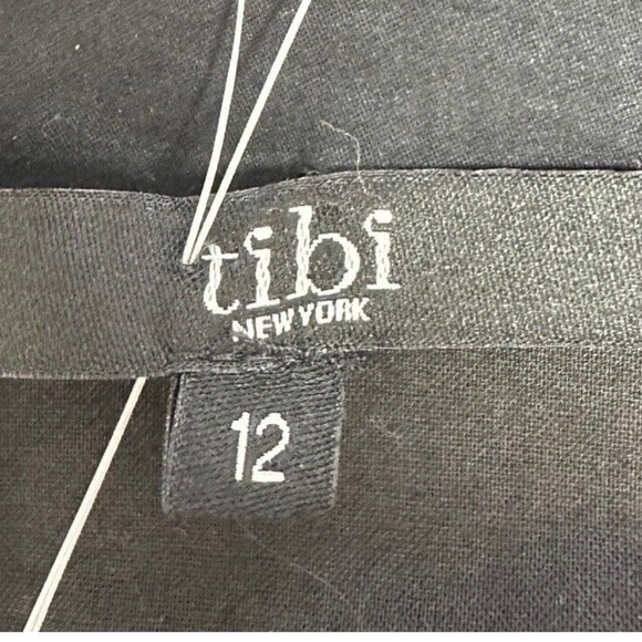 Tibi black sleeveless v neck flare bottom faux wrap top size 12 - Picture 4 of 4